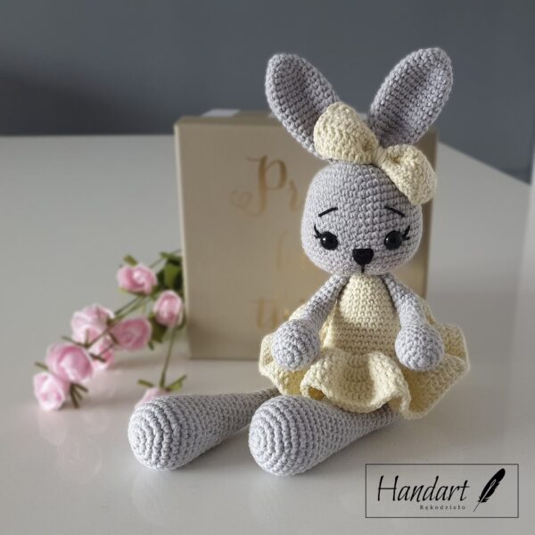 Króliczek na szydełku - Bunia (żółta)