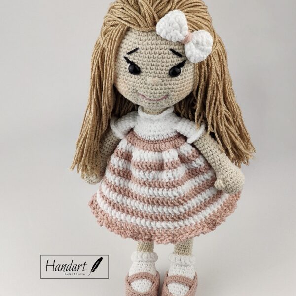 Lalka w sukience na szydełku - Luiza