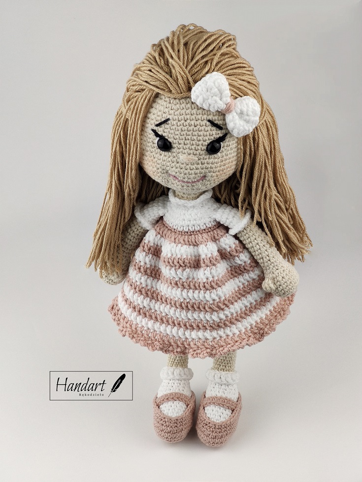 Lalka w sukience na szydełku - Luiza