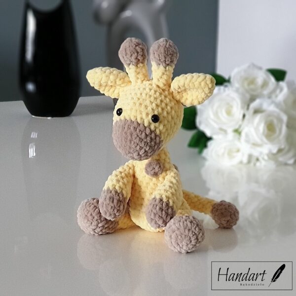 Żyrafka na szydełku - (żółta)