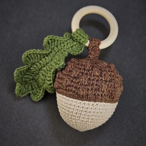 Grzechotka - Żołądź z liściem